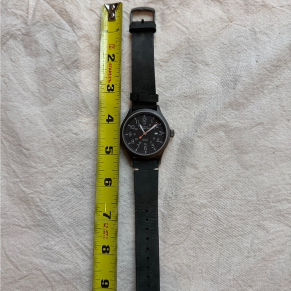 Timex Expedition Olive green  Leather Strap Watch - Picture 2 of 5